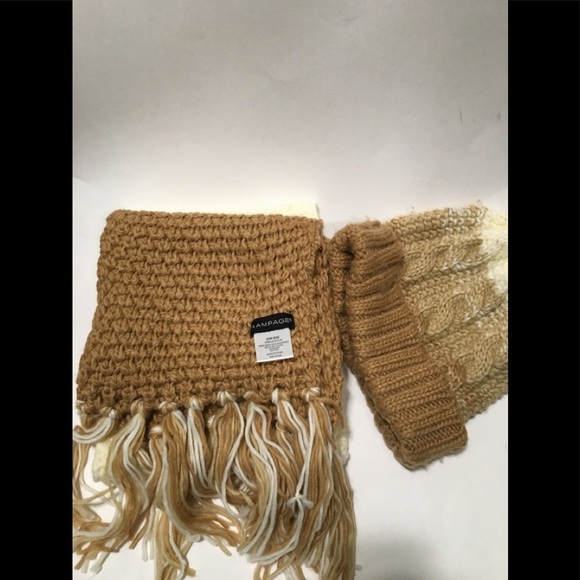 NWOT Rampage Beanie Scarf Set Ivory - Picture 7 of 7